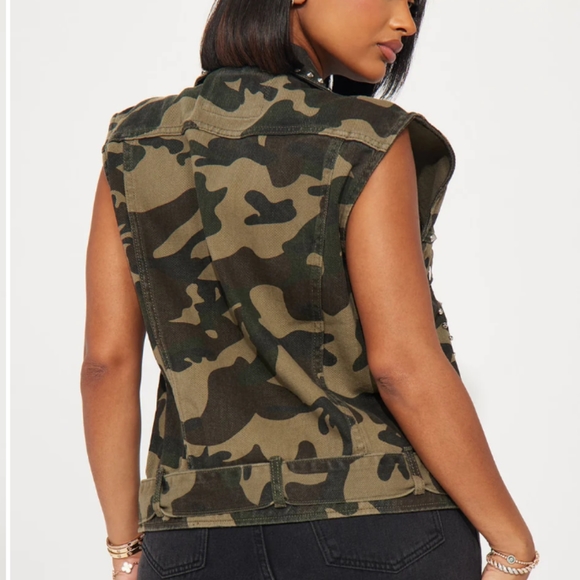 Brand new 2023 camo vintage style  denim vest - Picture 3 of 3